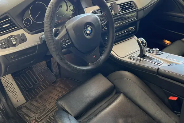 ب ام و، سری 5 سدان