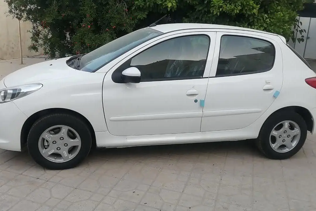پژو،  207