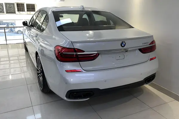 ب ام و، سری 7