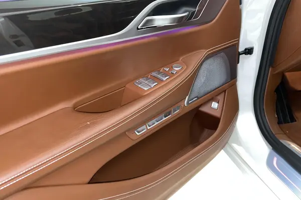 ب ام و، سری 7