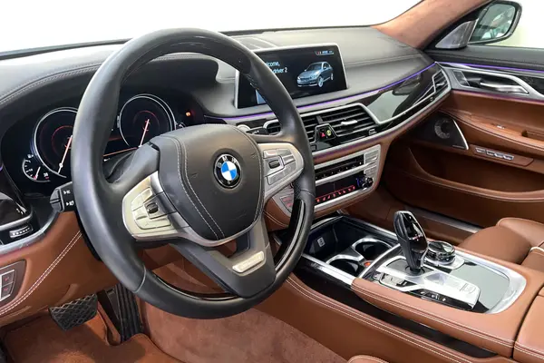 ب ام و، سری 7