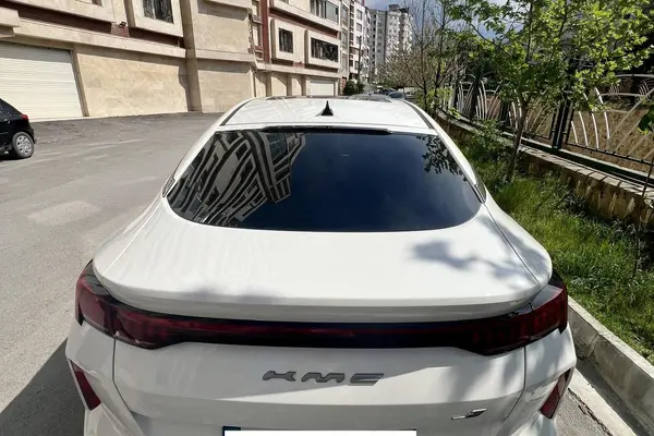 کی ام سی  J7