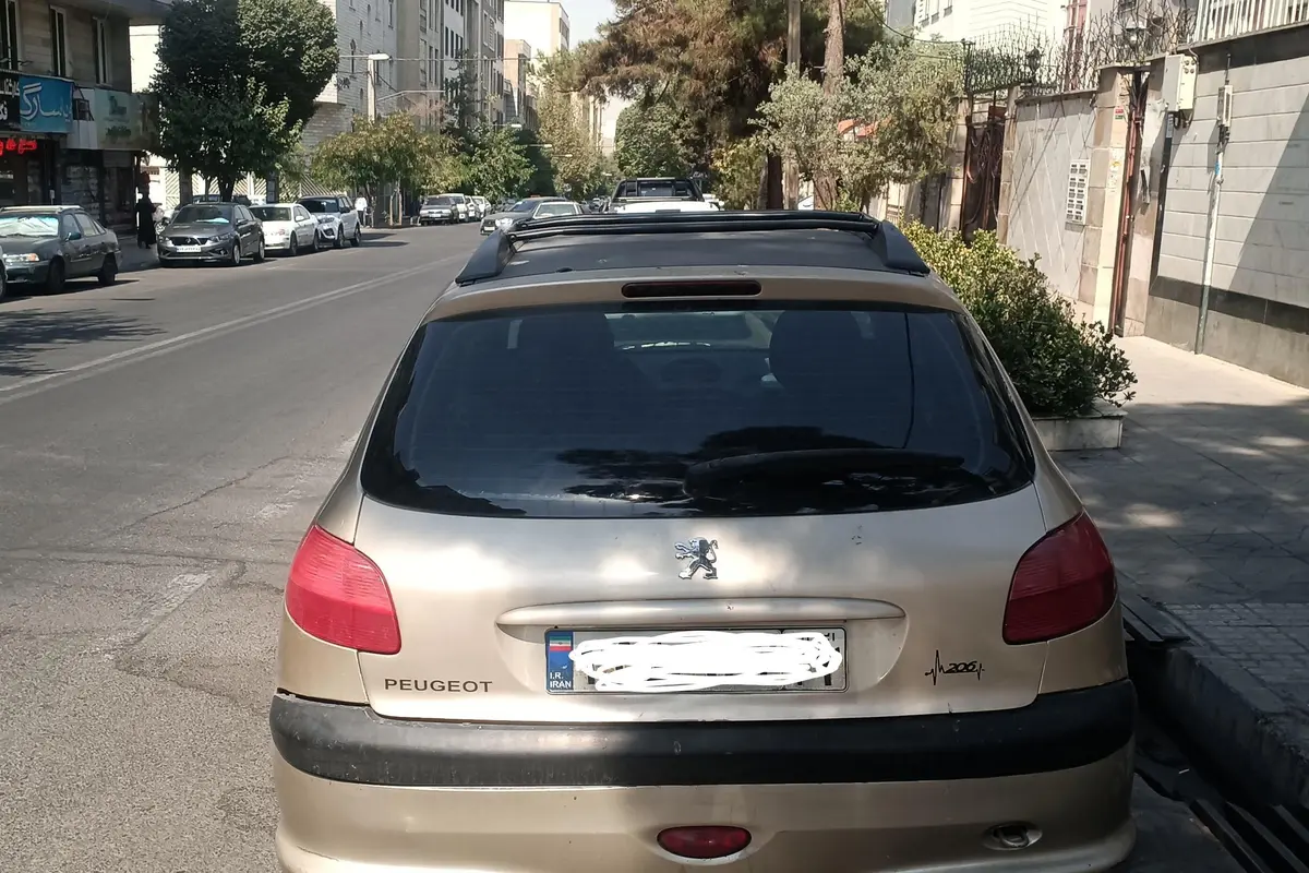 پژو،  206