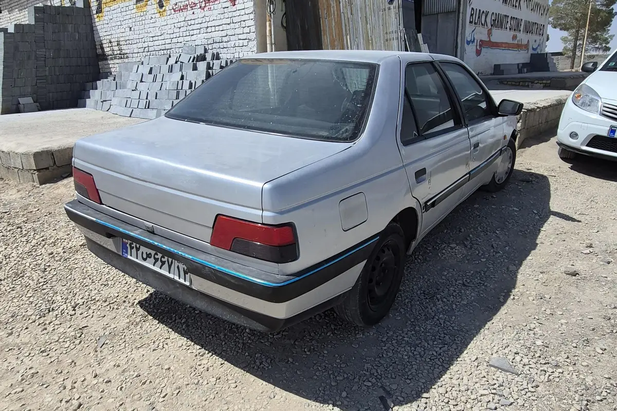 پژو،  405