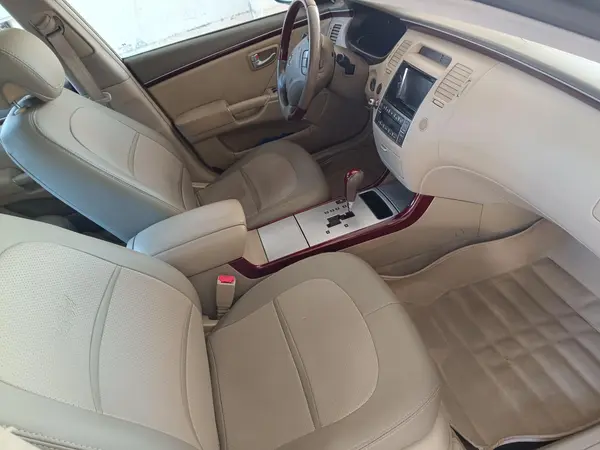 هیوندای، آزرا (گرنجور)