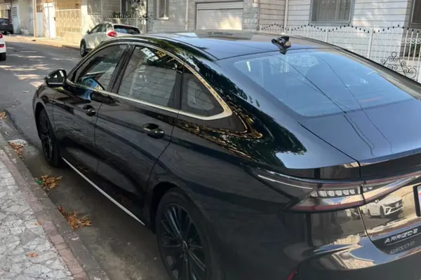 فونیکس  آریزو 8 (Z8)