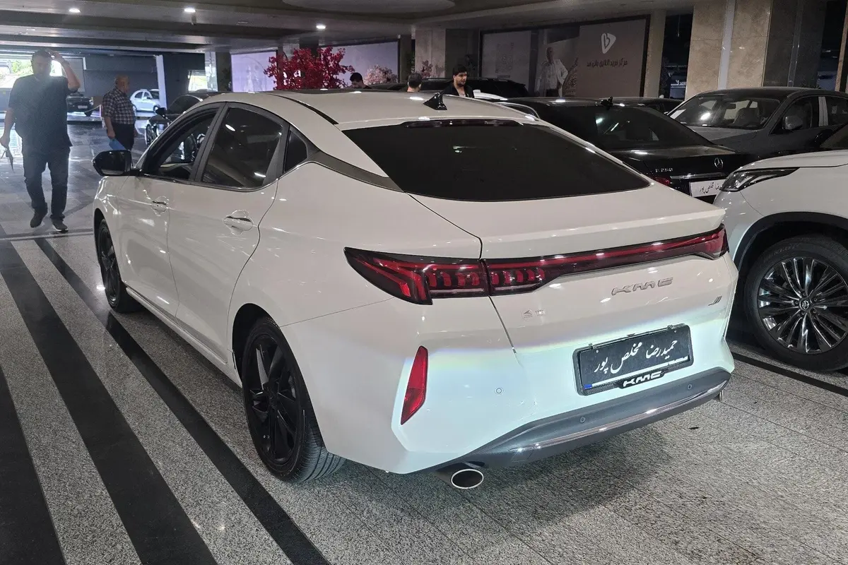 کی ام سی،  J7