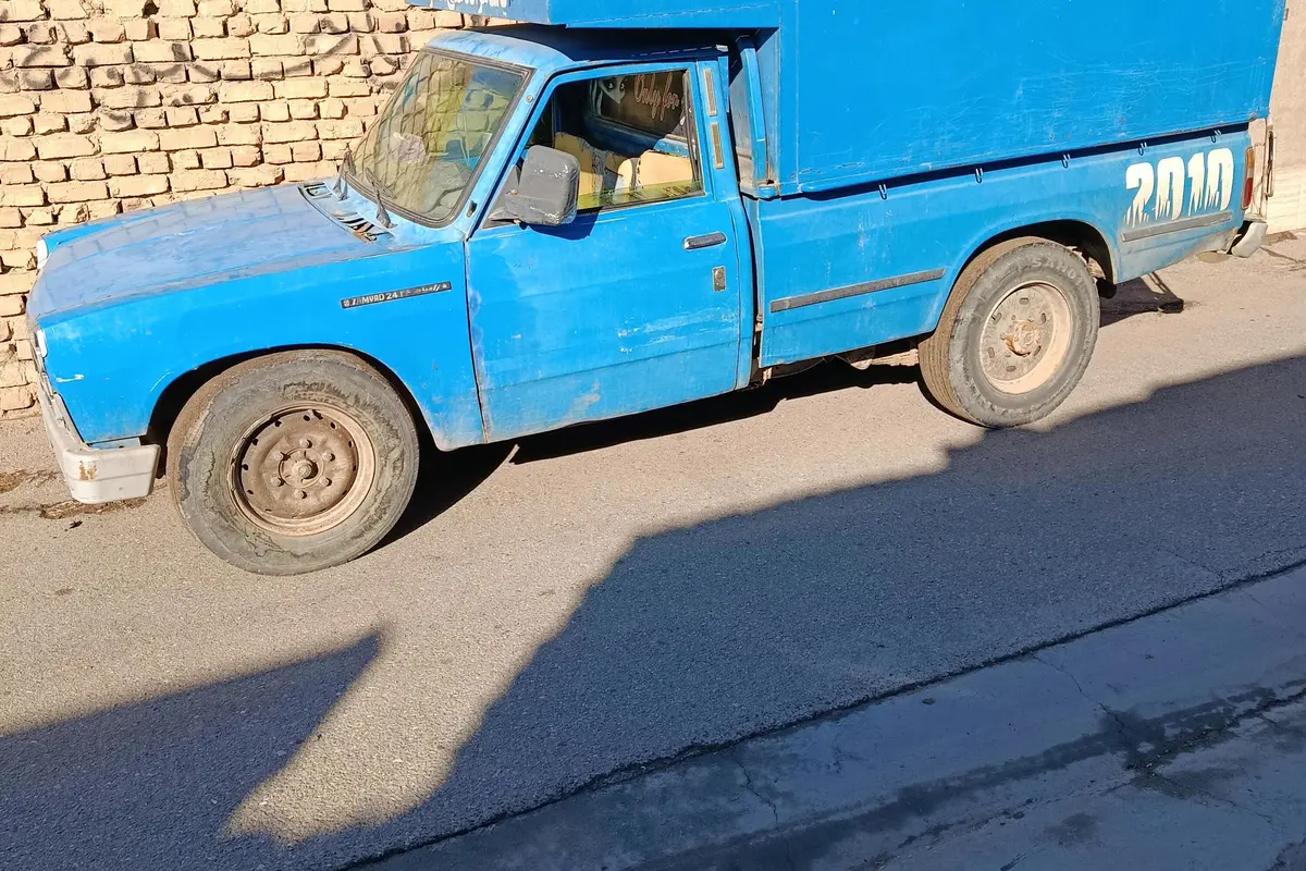 زامیاد،  وانت نیسان