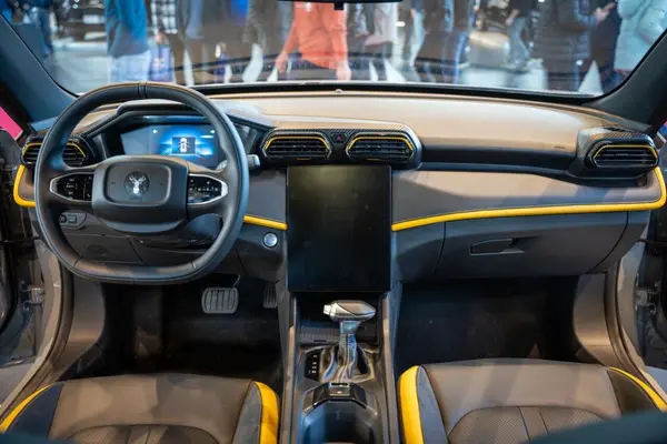 پیش فروش لاماری، اکو