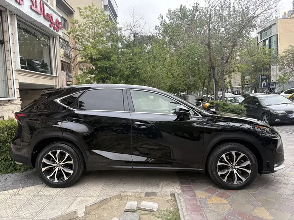 لکسوس  NX