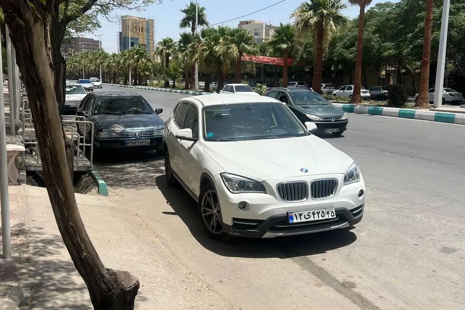 ب ام و،  X1