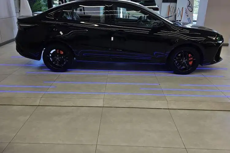 فونیکس،  آریزو 6 جی تی (Z6 GT)