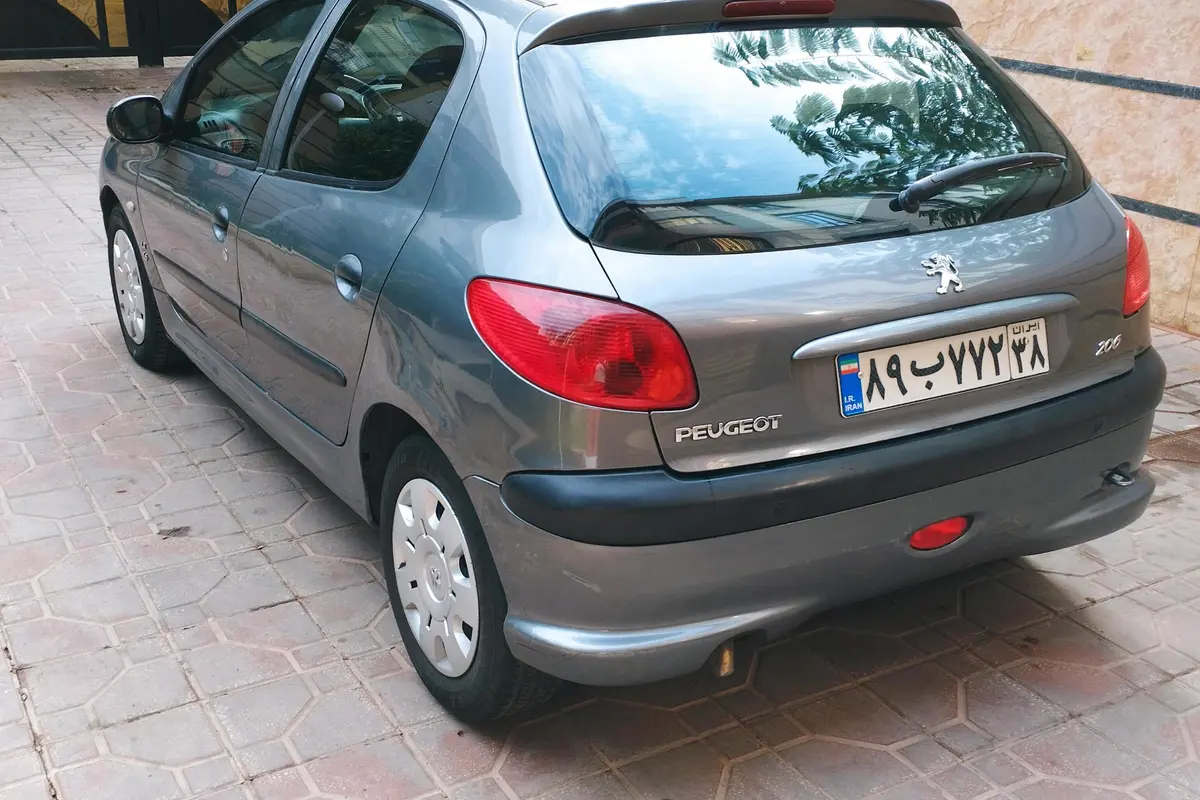 پژو،  206