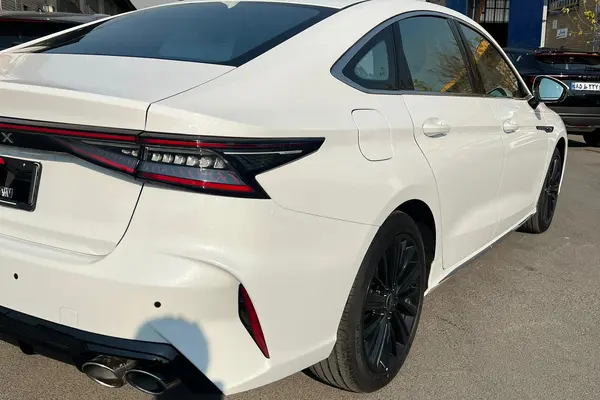 فونیکس، آریزو 8 (Z8)