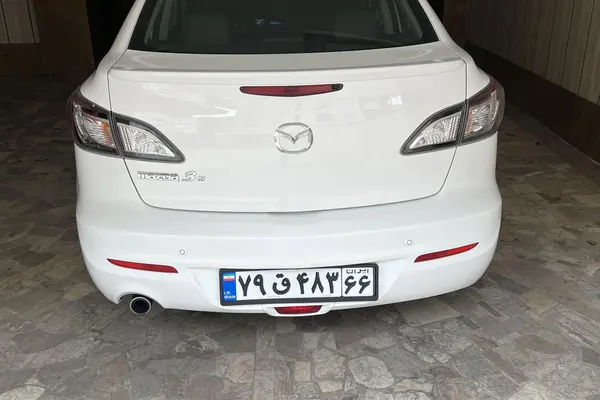 مزدا، 3 نیو صندوق دار