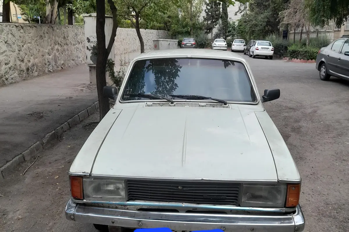 پیکان،  سدان