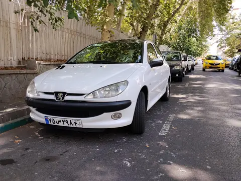 پژو، 206