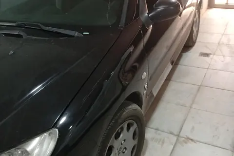 پژو، 206