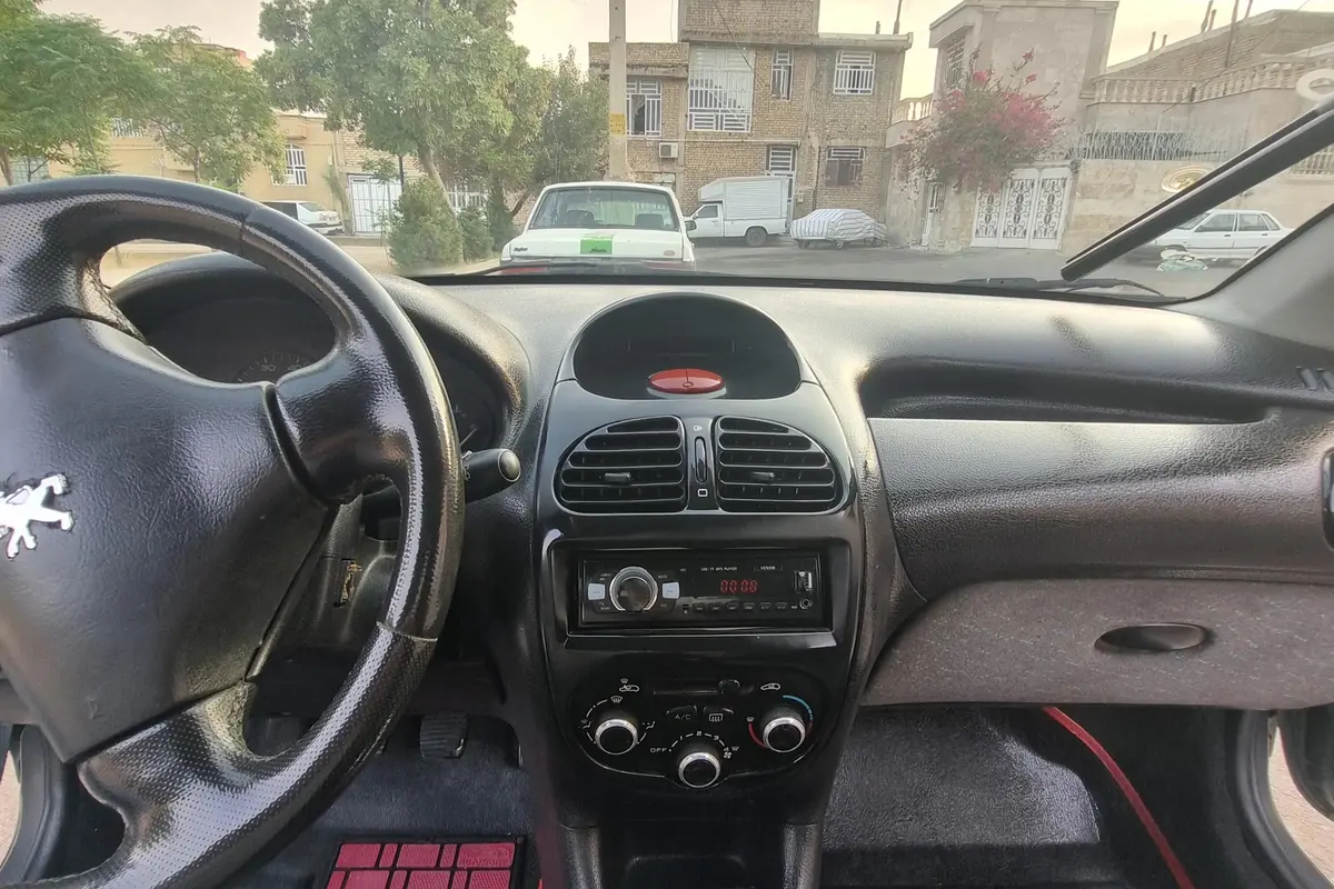 پژو،  206