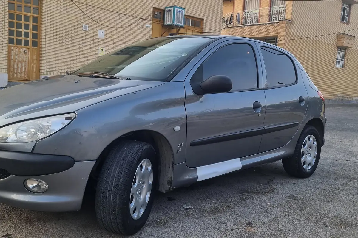 پژو،  206
