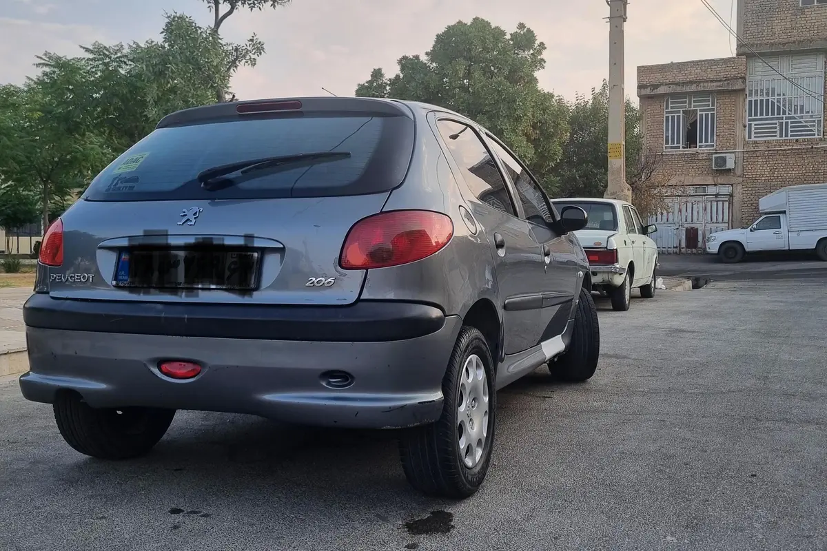 پژو،  206