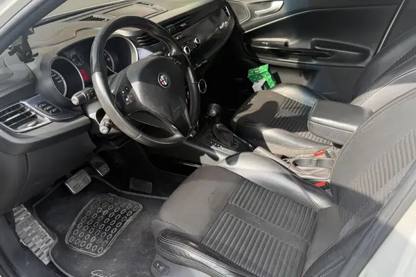 آلفارومئو، جولیتا