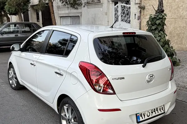 هیوندای  i20