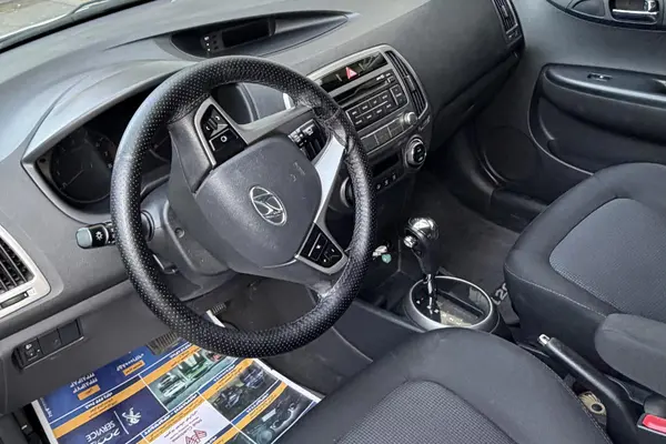 هیوندای  i20