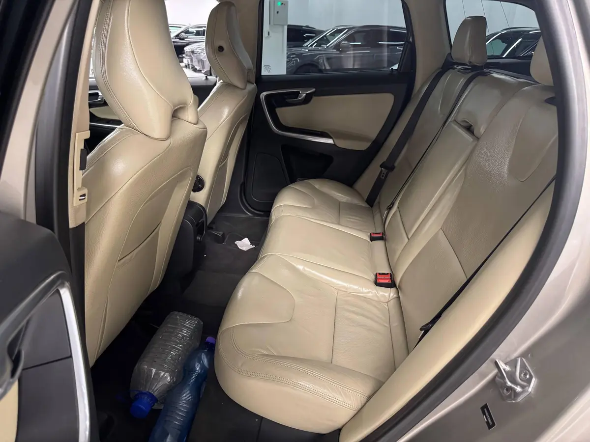 ولوو،  XC60