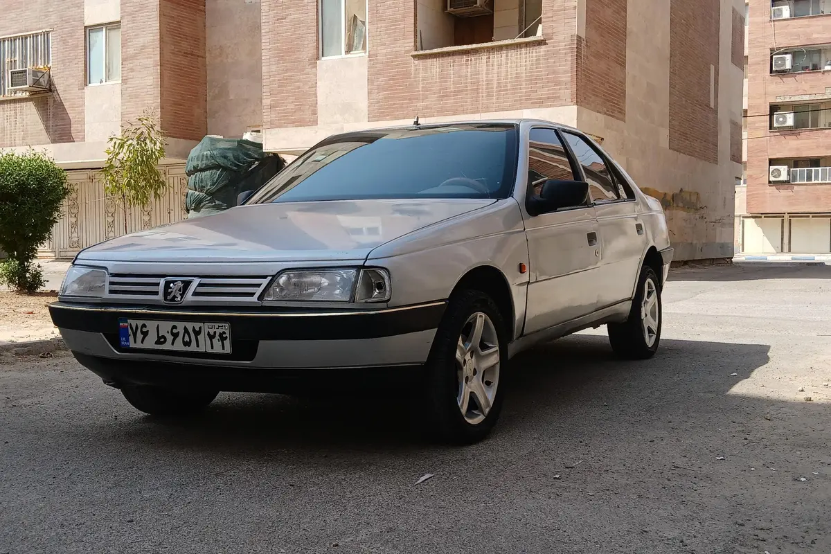 پژو،  405