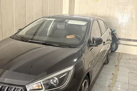 ام وی ام، آریزو 5ev