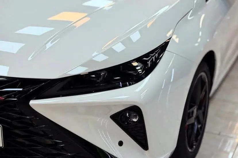 فونیکس،  آریزو 6 جی تی (Z6 GT)