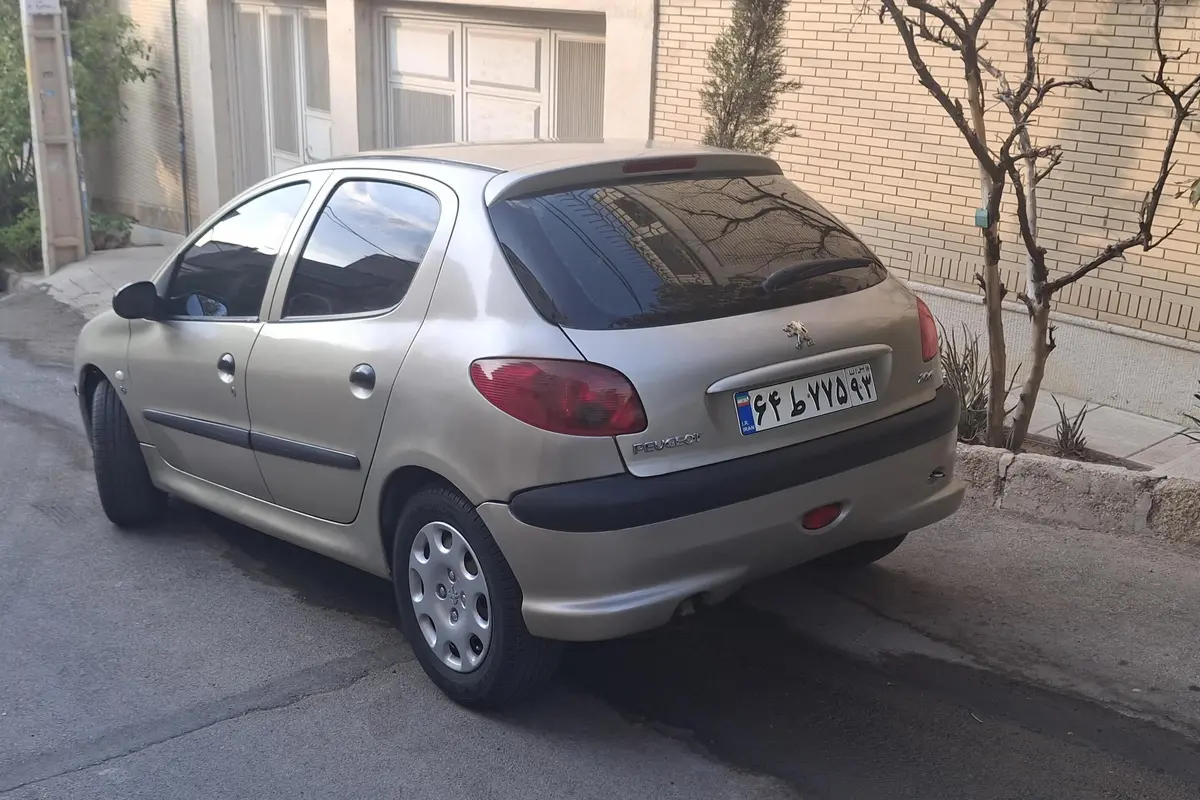 پژو،  206