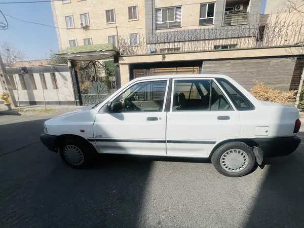 پراید، صندوق دار