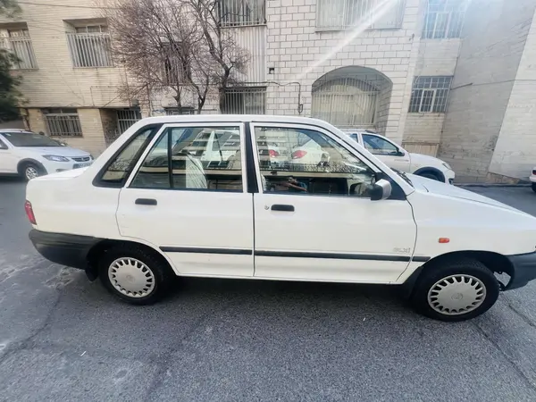 پراید، صندوق دار