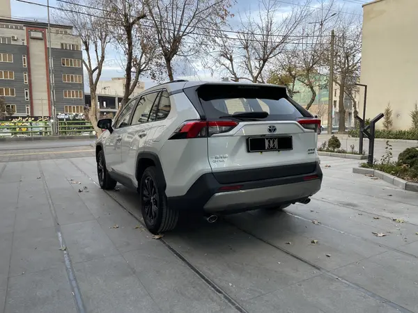 تویوتا، راوفور هیبرید