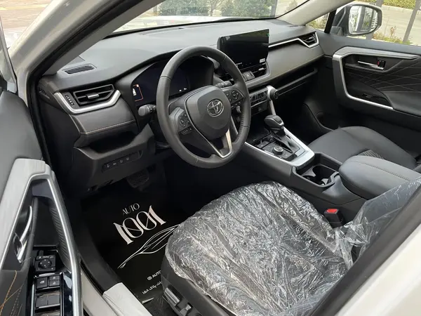 تویوتا، راوفور هیبرید