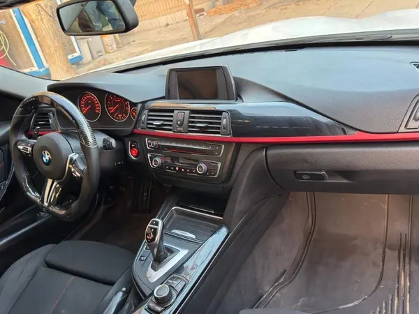 ب ام و، سری 3 سدان