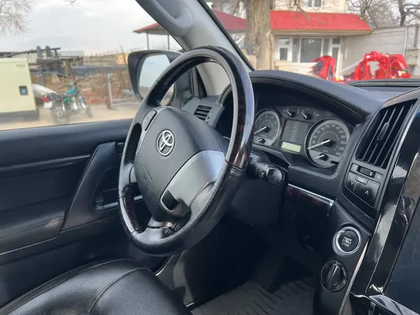 تویوتا، لندکروز چهار در