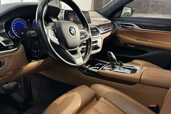 ب ام و، سری 7