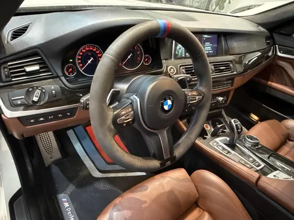 ب ام و، سری 5 سدان