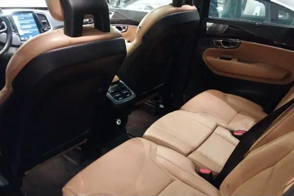 ولوو  XC90
