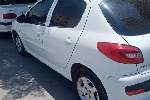 پژو، 207