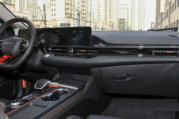 فونیکس، آریزو 6 جی تی (Z6 GT)