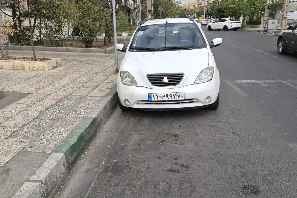 تیبا،  هاچ بک