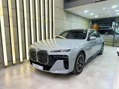 ب ام و، سری 7