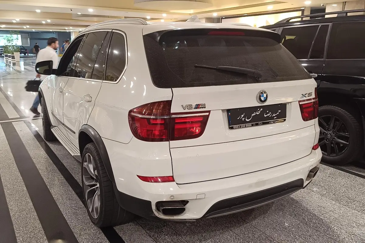 ب ام و،  X5