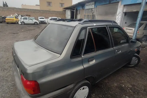 پراید، صندوق دار