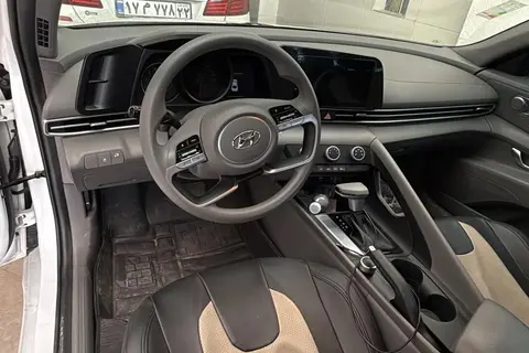 هیوندای، النترا