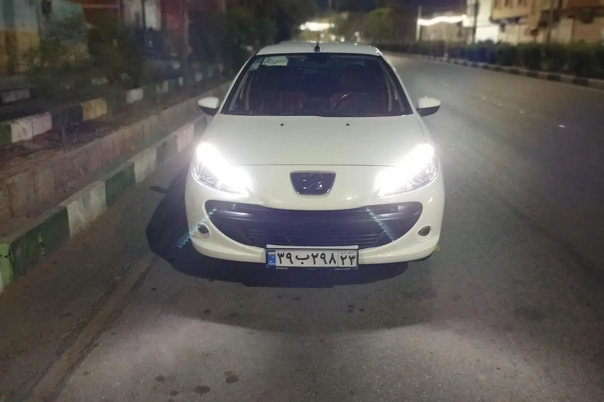 پژو،  207